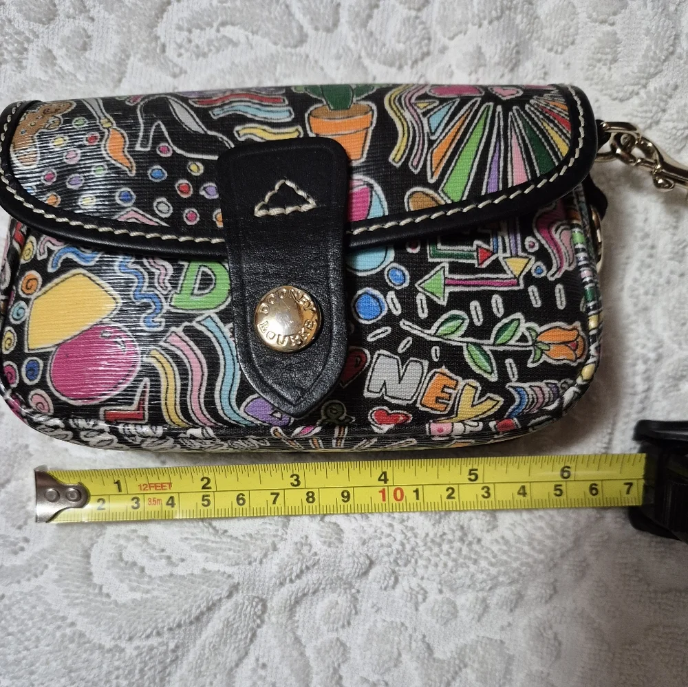Dooney & Bourke Multicolor Graphic Clutch/ Wristlet/ Wallet - Picture 1 of 7